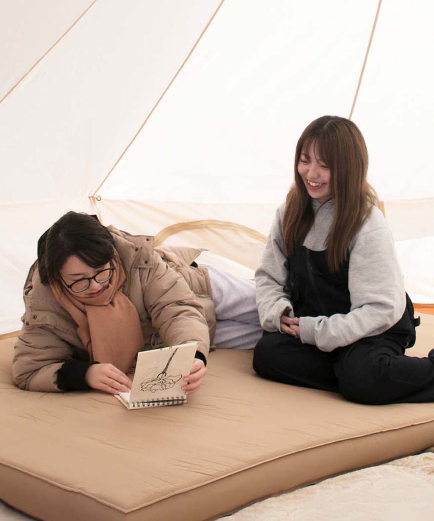 【OYASUMI MAT D 】折り畳み可能なキャンプ用マット