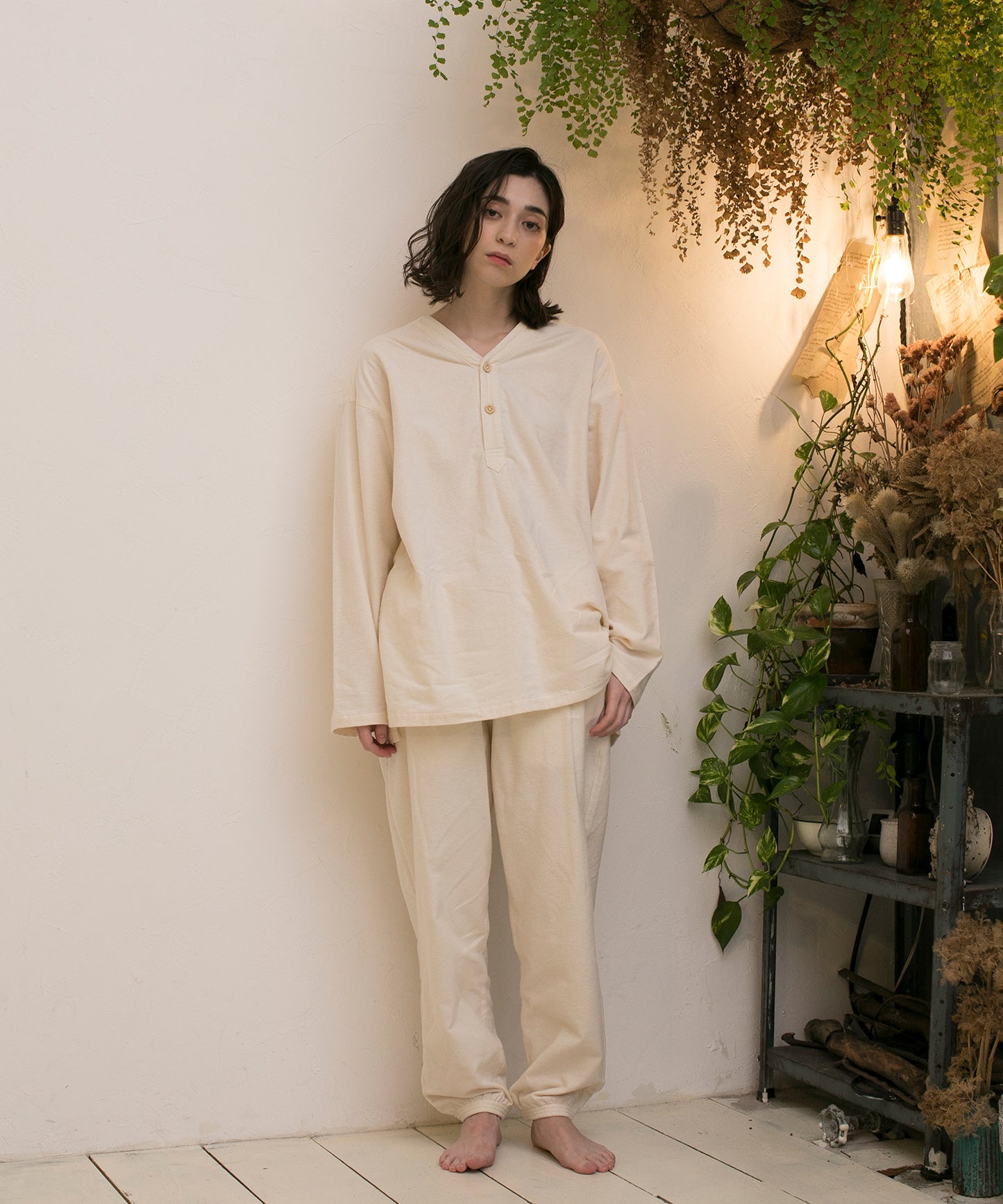 SLEEPING ANKLE PANTS