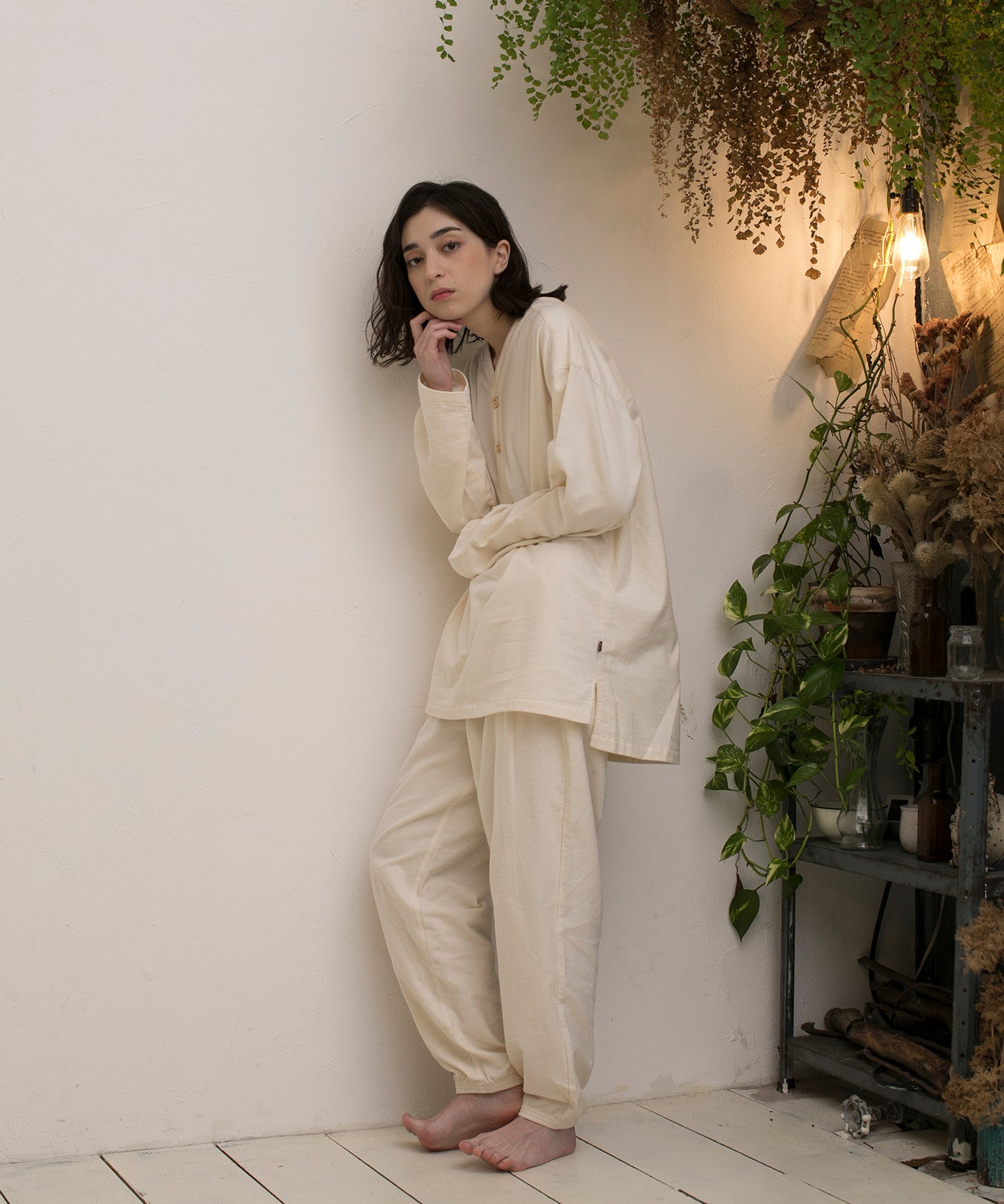 SLEEPING ANKLE PANTS