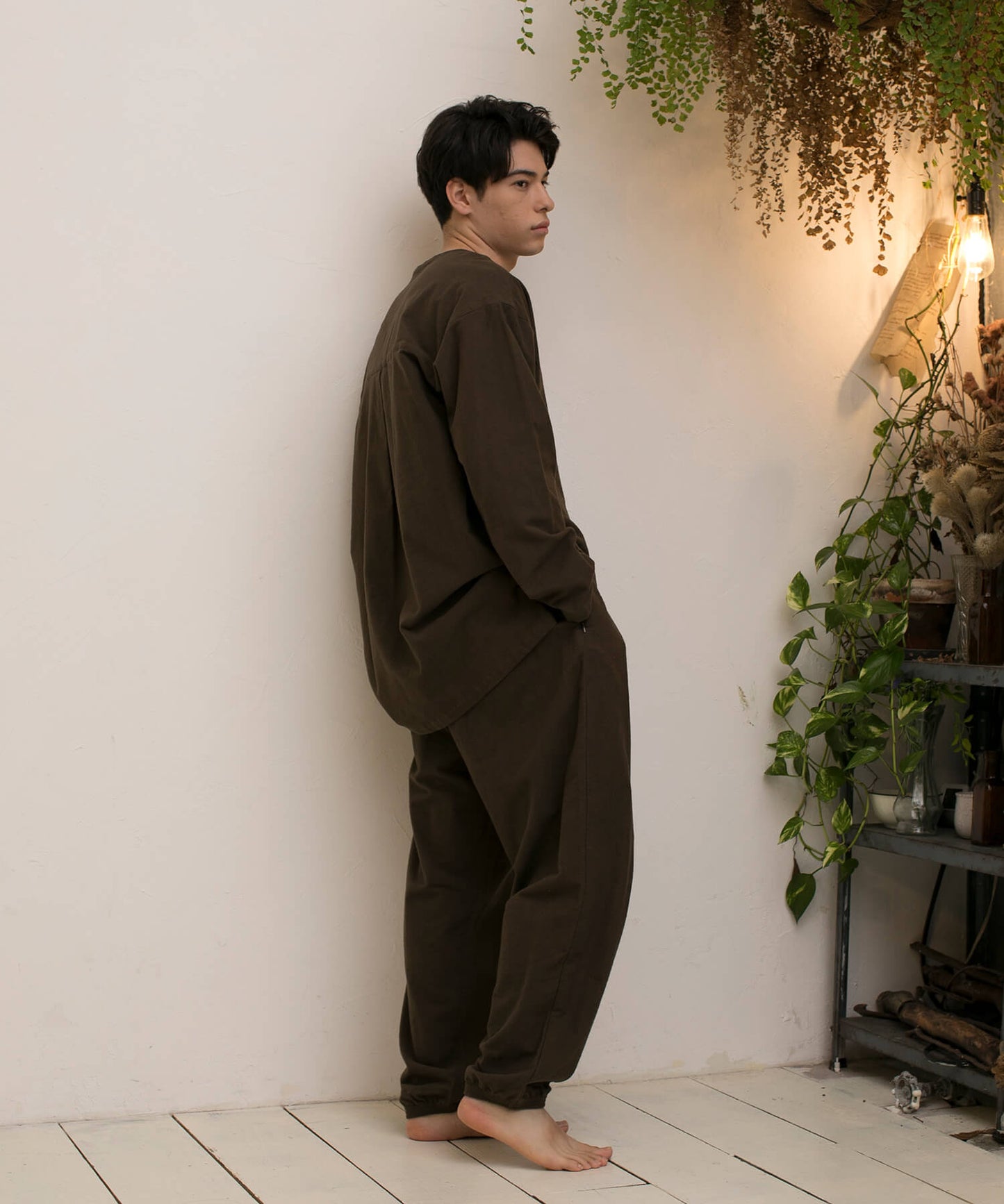 SLEEPING ANKLE PANTS