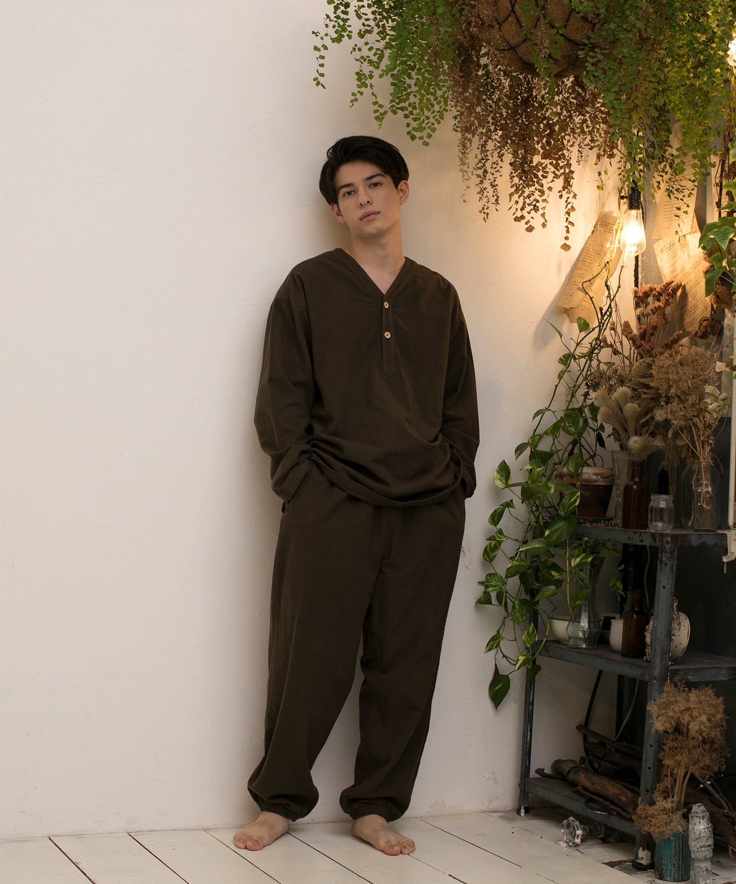 SLEEPING ANKLE PANTS