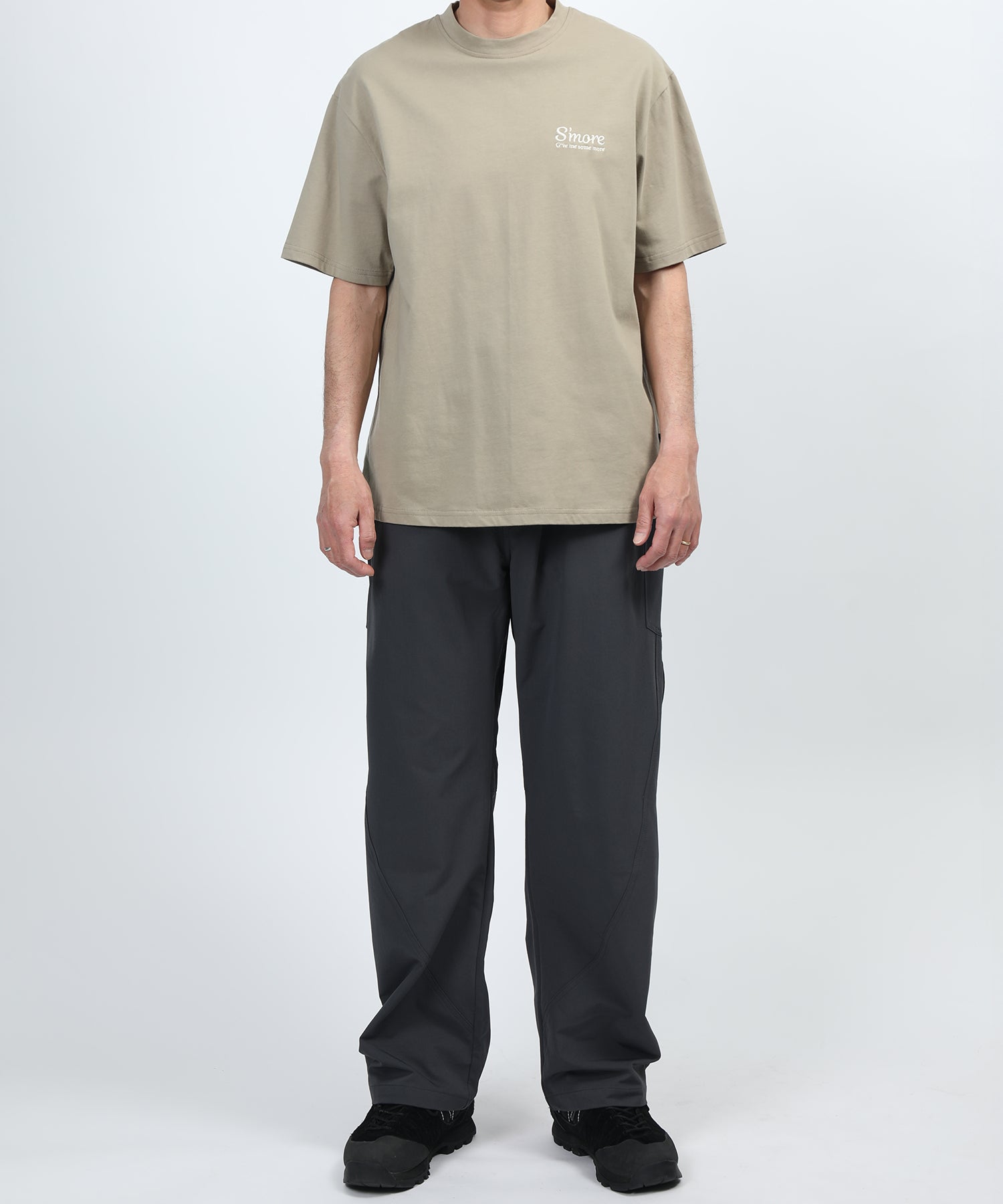 ワイドシルエットサーベルカットパンツ（Wide silhouette sabre cut pants）