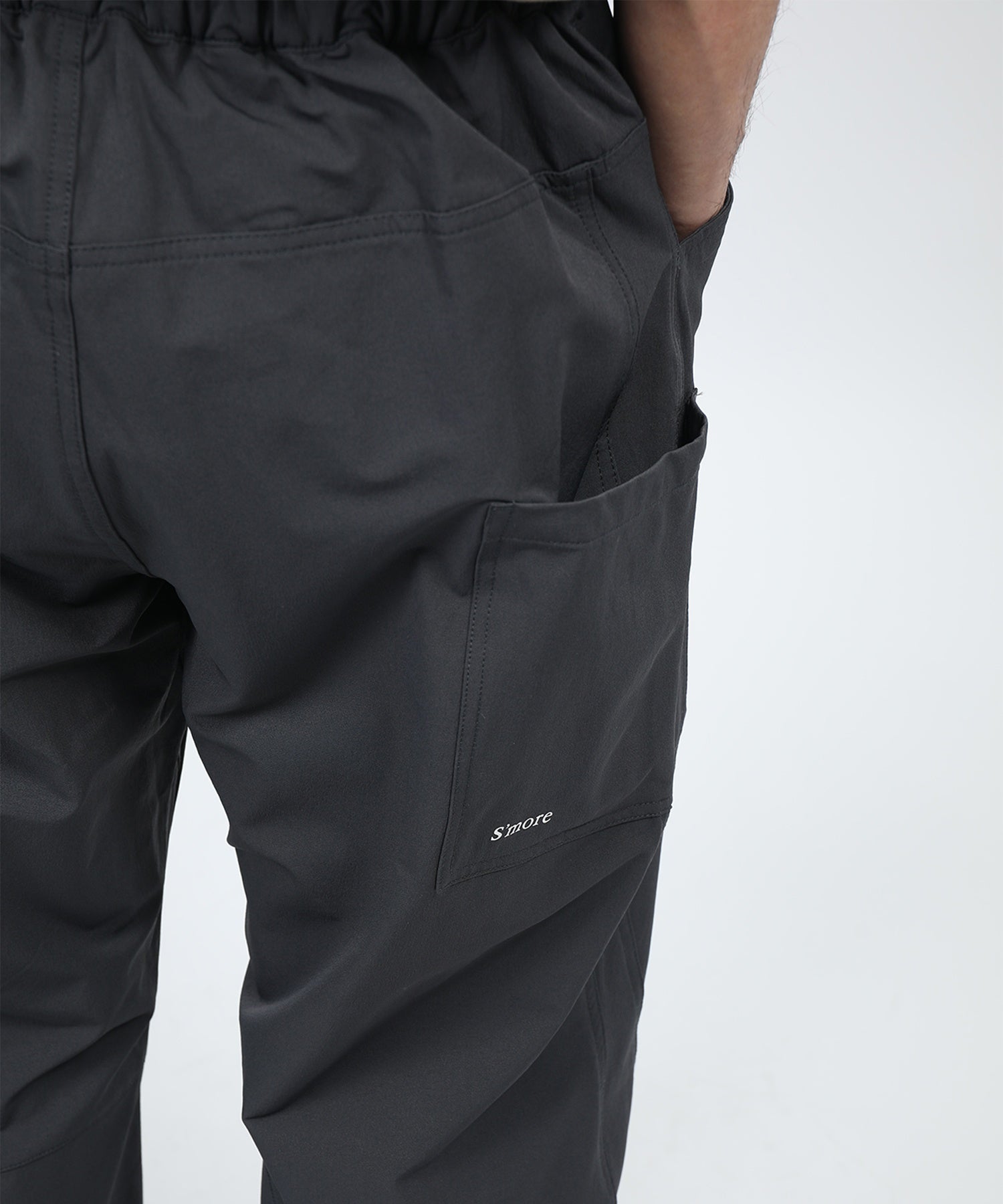 ワイドシルエットサーベルカットパンツ（Wide silhouette sabre cut pants）