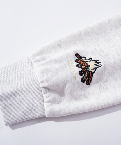 S'more  Campfire Treat Embroidery Sweat キャンプファイヤートリート刺繍スウェット