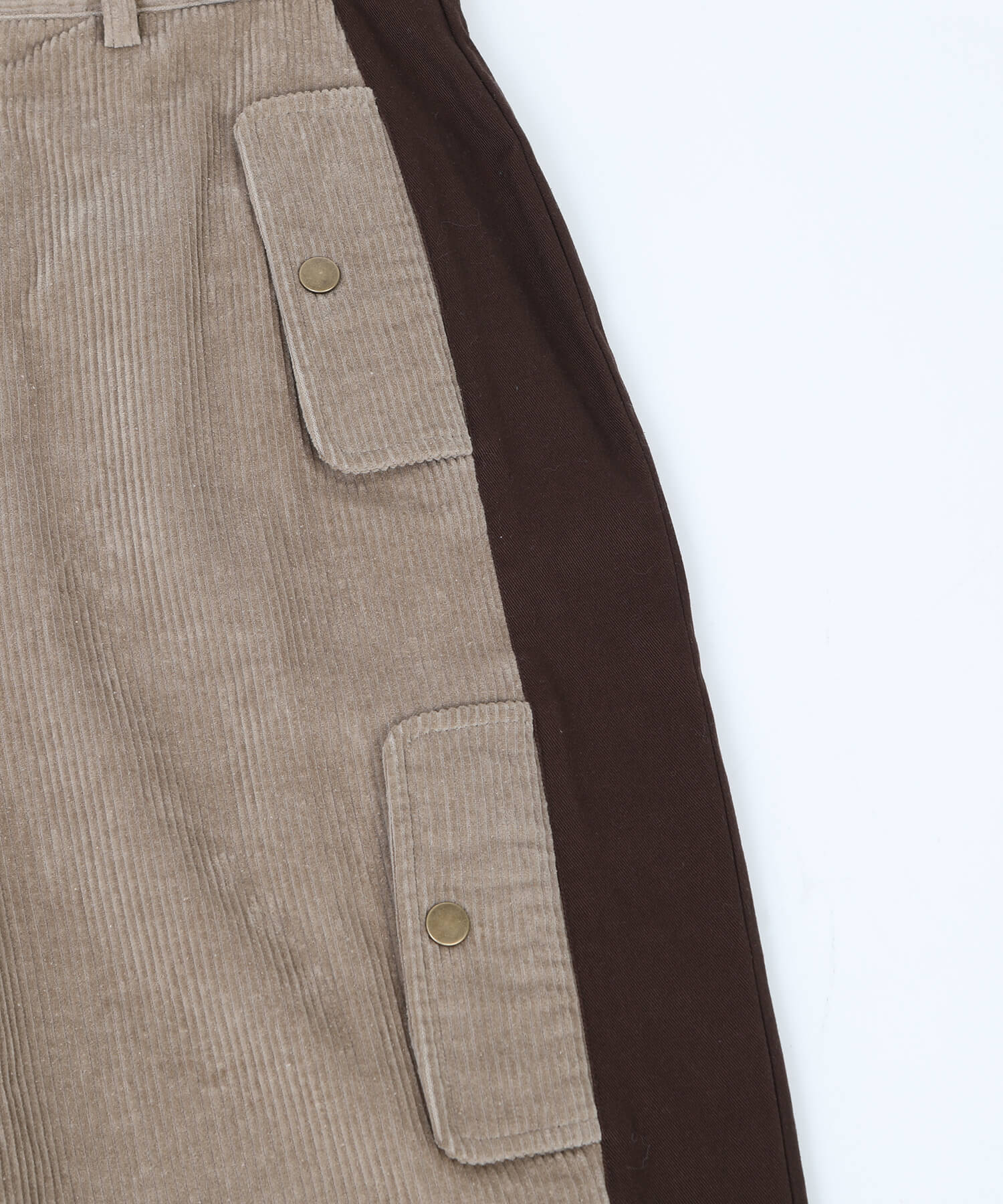 【春応援第二弾 50％OFF　開催期間:3/1～4/3】W POCKETS CORDUROY LINE PANTS