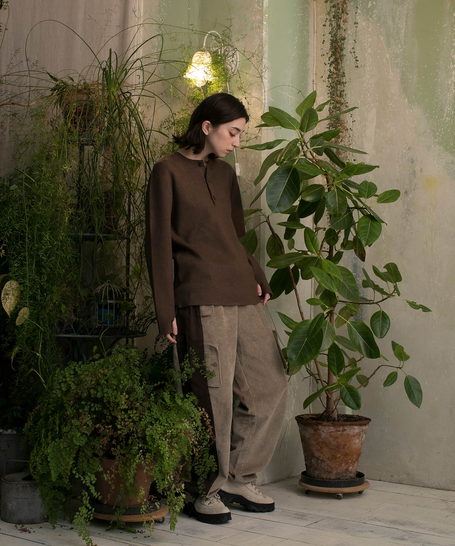 【春応援第二弾 50％OFF　開催期間:3/1～4/3】W POCKETS CORDUROY LINE PANTS