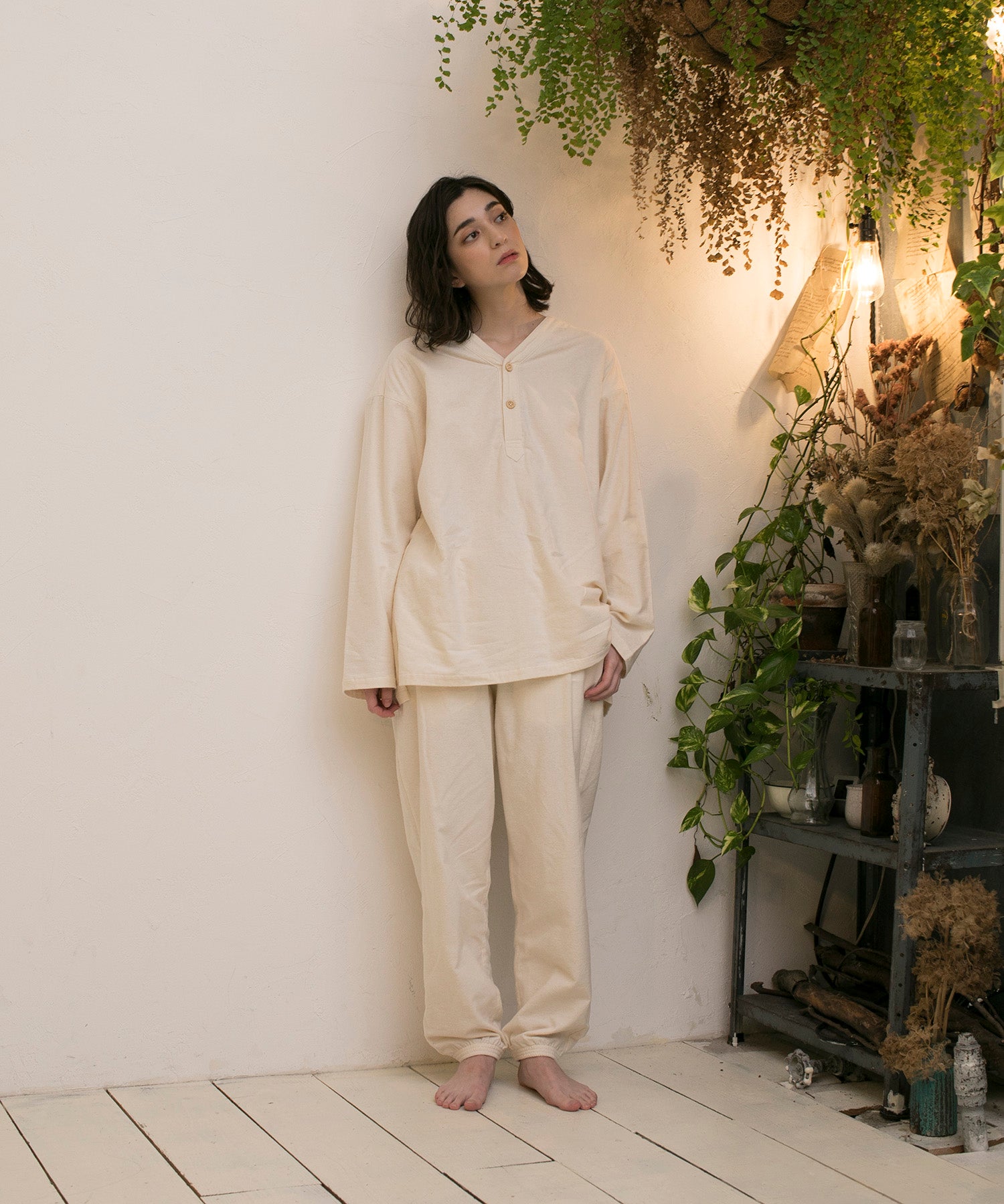 【春応援第二弾 50％OFF　開催期間:3/1～4/3】V NECK SLEEPING SHIRTS