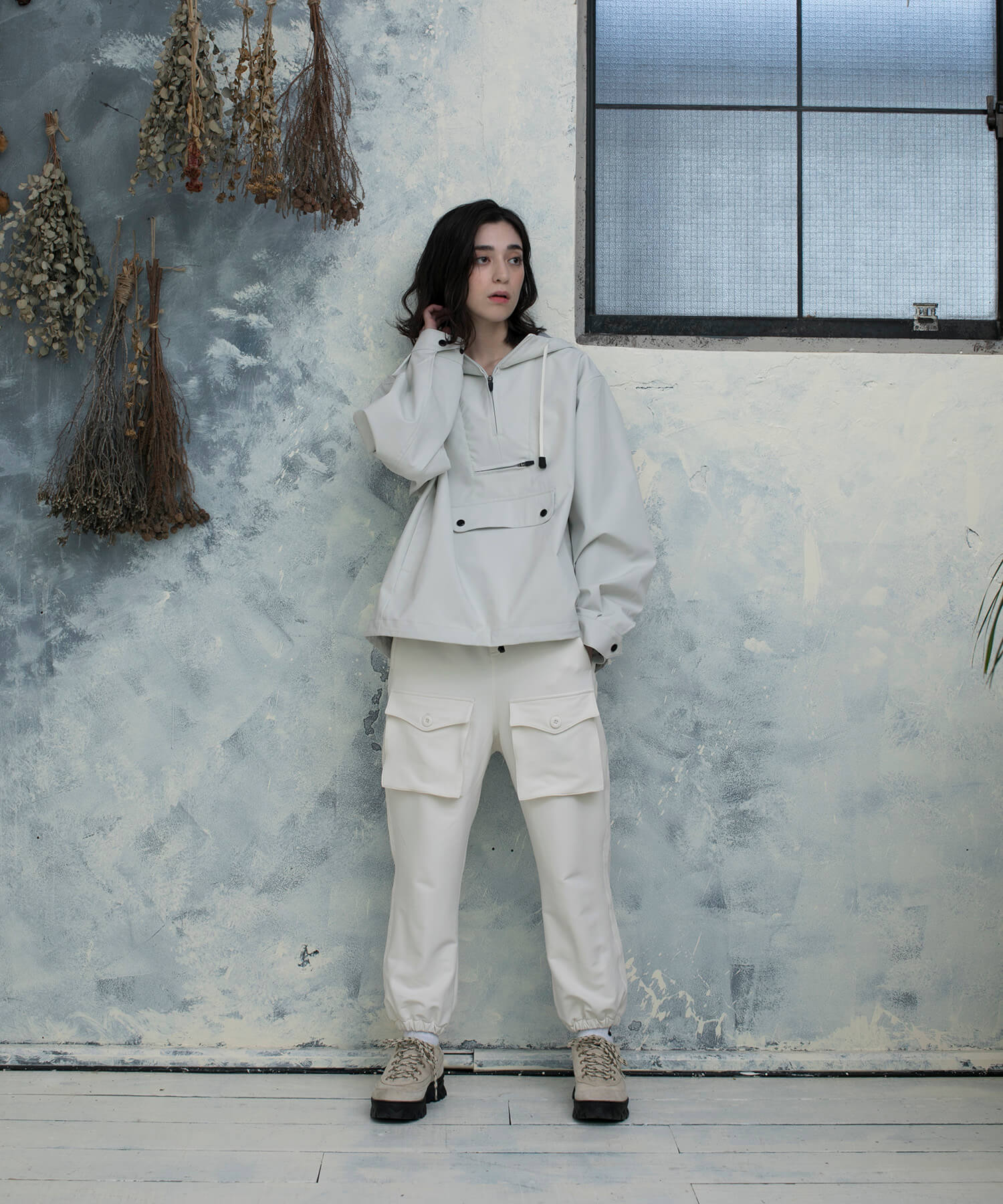 【春応援第二弾 50％OFF　開催期間:3/1～4/3】WATER REPELLING STRETCH PARACHUTE PANTS