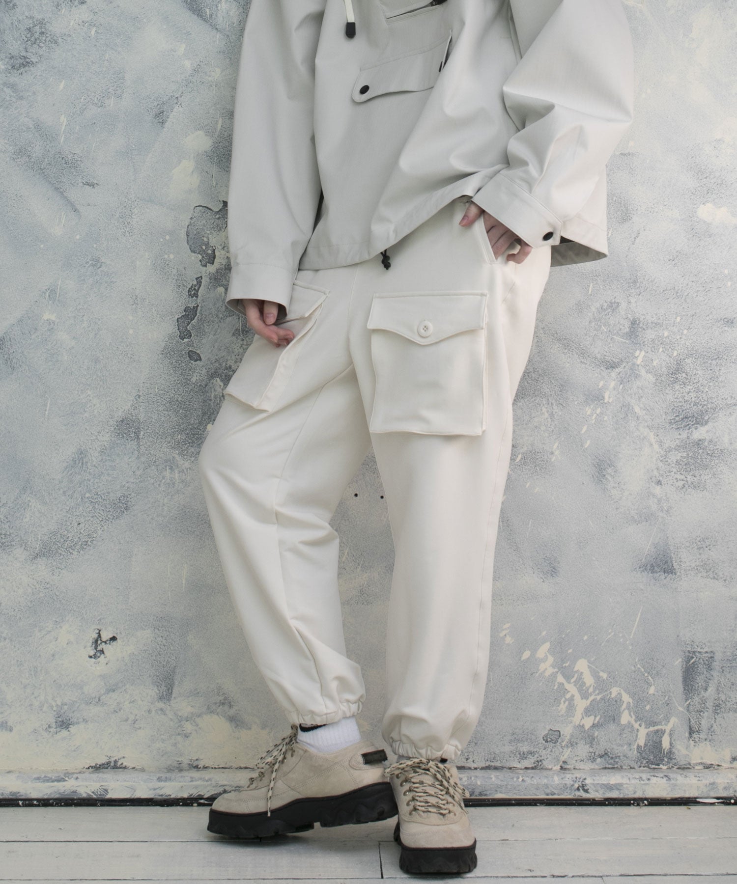 【春応援第二弾 50％OFF　開催期間:3/1～4/3】WATER REPELLING STRETCH PARACHUTE PANTS